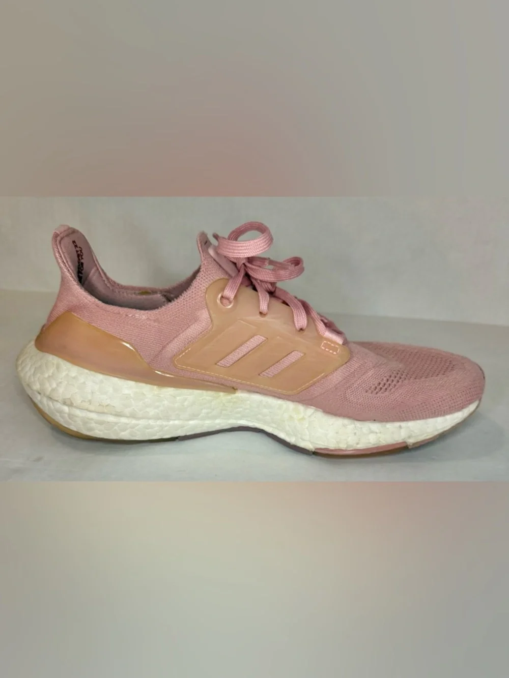 Adidas Women's Ultraboost 22 Running Shoe Wonder Mauve Size 9.5